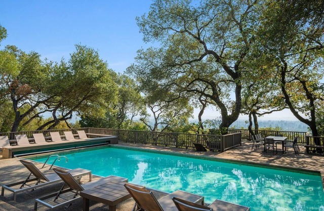 Haven: Heated Pool & Hot Tub, Gigabit