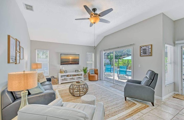Haven Hideaway · Airy and Bright Tropical Pool Hideaway Sleeps 8