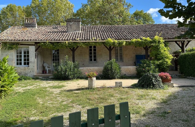 Havre de paix : gîte 8 personnes avec piscine à Boisse