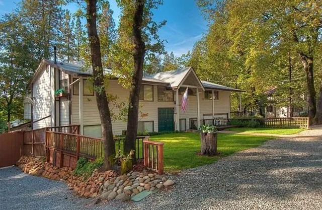 Lakefront Cabin on Lake Shasta