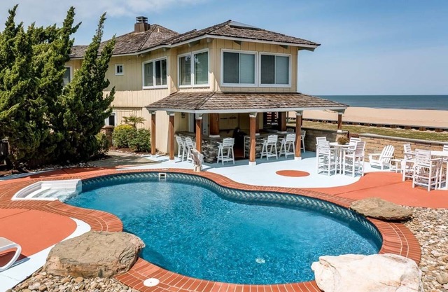 Palais hawaïen | Front de mer | Piscine privée, bain à remous