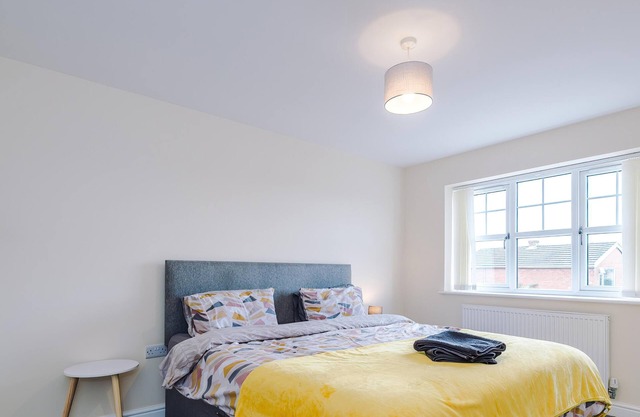 Hawarden Very Spacious/ Detached/5 bed Driveway