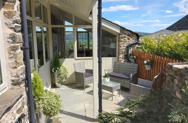 Hawkrigg Cottage, KIRKBY LONSDALE