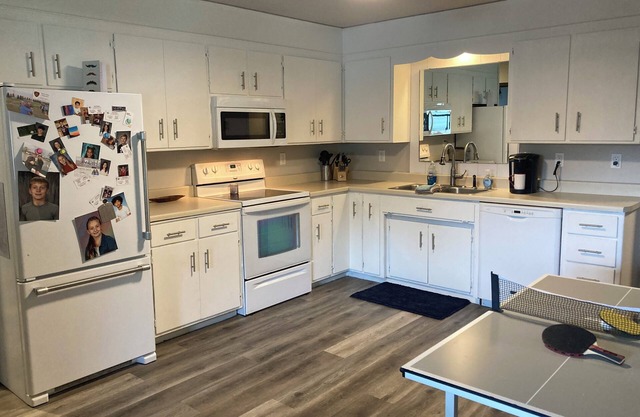 Hawley Home Close to Detroit Lakes and Lakes Country!