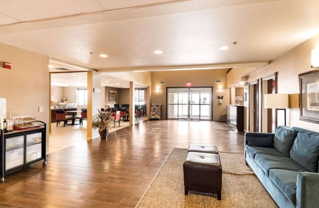 Comfort Suites South