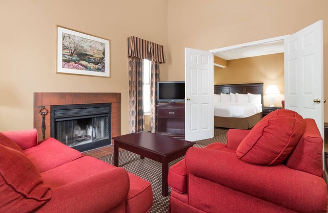 Hawthorn Extended Stay by Wyndham Columbus North