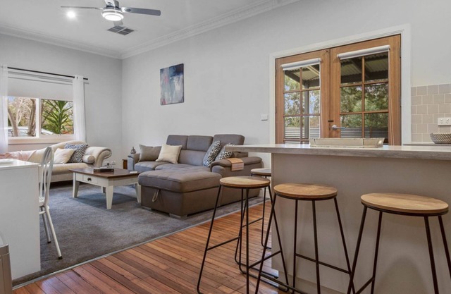 Hayes Corner Cottage - Short Drive to CBD, Private