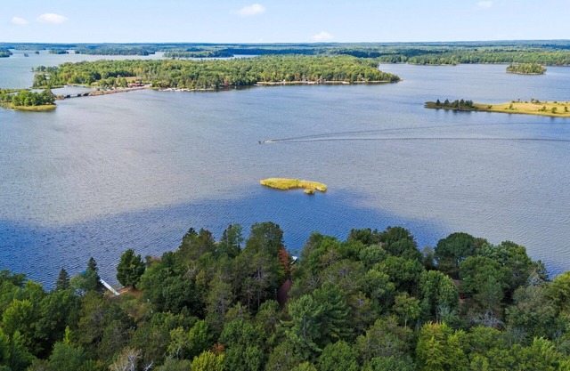Eaglesnest-LOG HOME SUR LE LAC CHIPPEWA - Ponton Disponible à la location 1055. 00 TTC