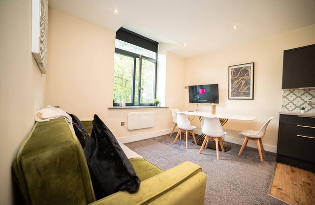 de Luxe-Appartement-Salle de bain privée séparée-Vue sur Rue-Free Parking/ Ca...