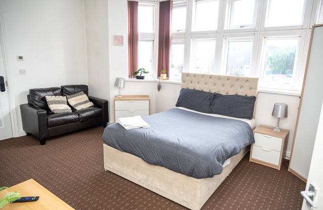 Hayy Comfortable Studio Huddersfield