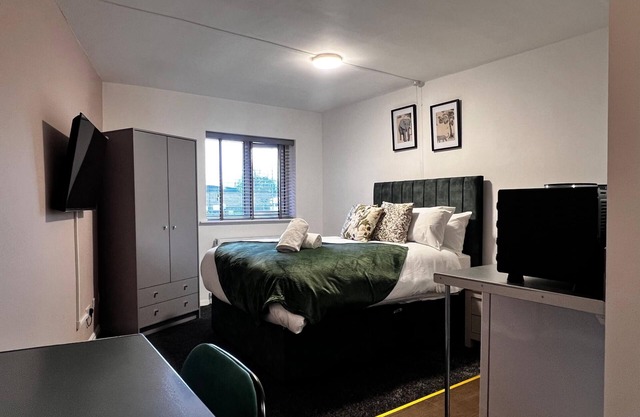 Confort-Studio-Douche-Vue sur Rue-Free Private Parking
