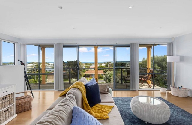 Hazel Beach House with ocean views