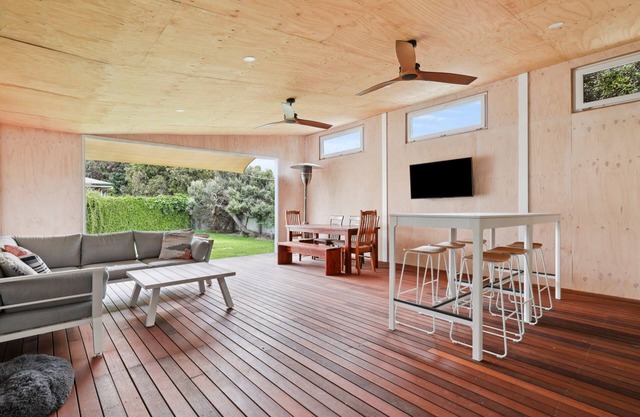 Hazel House, 2 Hazel St, Goolwa Beach