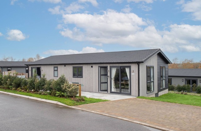 Hazel Lodge, 27 Roadford Lake Lodges
