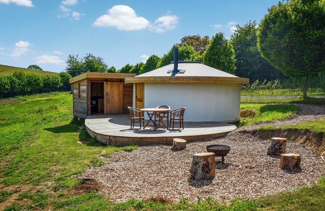 Hazel Roundhouse - UKC6942