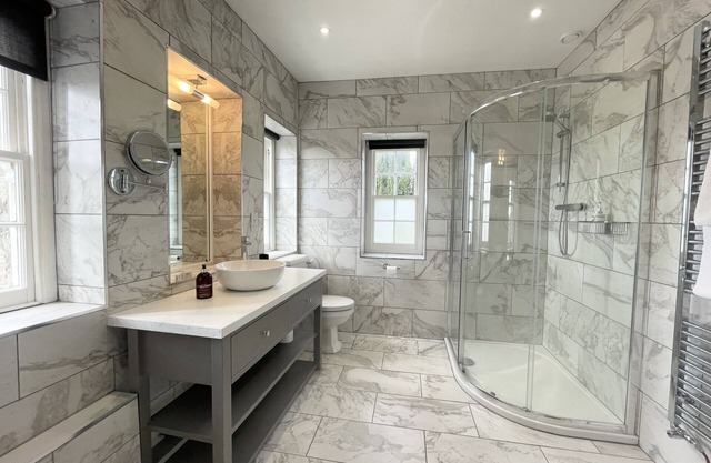 Hazelwood-de Luxe-Appartement-Salle de bain privée séparée-Vue sur Jardin