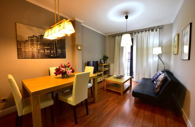 COEUR DANS LA MEILLEURE ZONE. CLIMATISATION, WIFI GRATUIT, GARAGE OPTION.