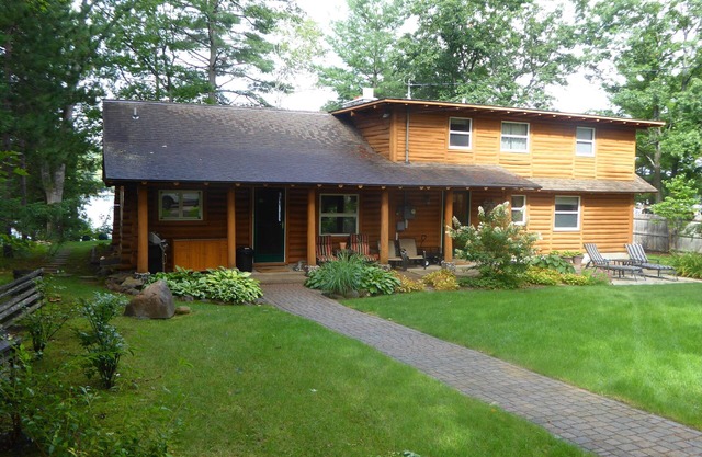 Heart Lake Log Home et Sandy Lake; Vacances en famille sur le lac avec nos cinq bateaux!