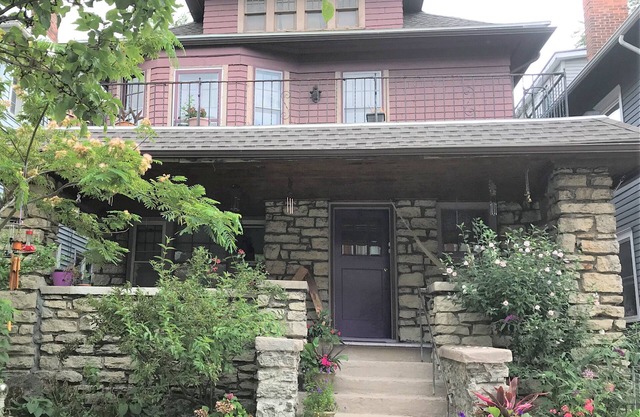 Coeur d'Elmwood Village - Appartement entier - Beauté historique - 3-4 personnes pour 8 personnes