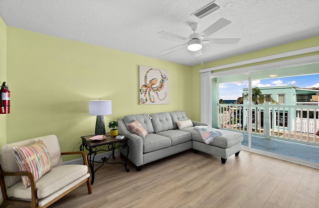 Heart of Flagler Beach, 1 Block To The Beach-Walk to Everything!