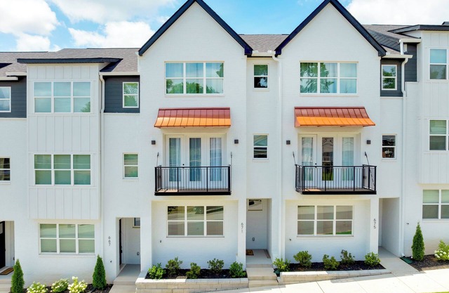 Heart of Scenic City- charming, comfy, classy and conveniently located