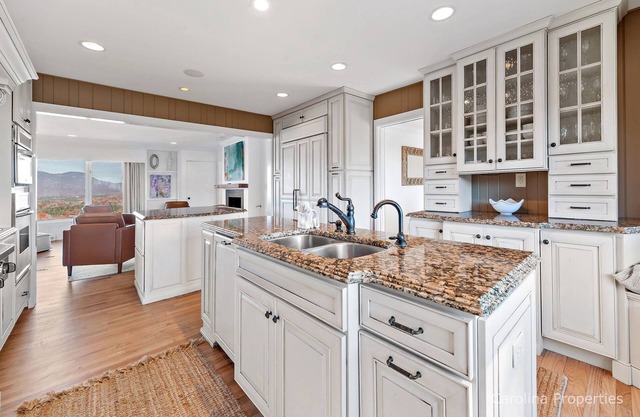 Hearthstone House by Carolina Properties