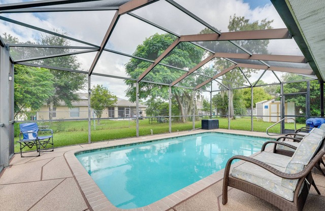 Spring Hill Retreat w/ Heated Pool & 4-in-1 Grill