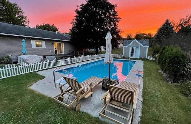 Spring Promo-Heated Pool-Fireplace-Game Room-Dogs OK