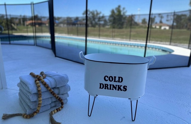 Heated Pool, Fishing, Golfing, Kayaks, Corn Hole,Table Tennis,Minutes to Beaches