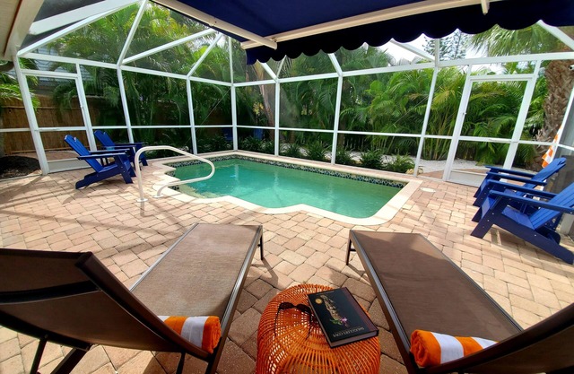 Heated Pool! FREE Bikes, Kayaks, Sups! One of a kind on Manasota Key!