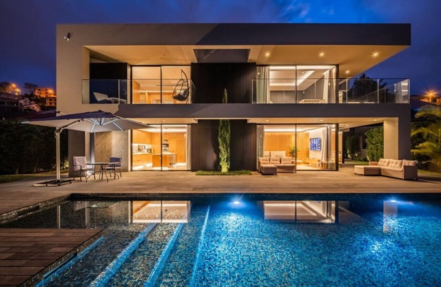 Heated Pool Gym BBQ PS5 Outdoor Dining