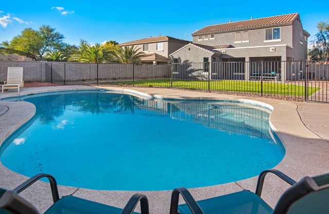 Heated Pool Home with 6 King beds & 5 bedrooms