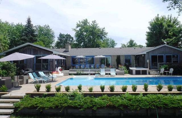 Piscine chauffée et bain à remous avec voiturette de golf, 1 pâté de maisons de la plage - Semaine d'août vient d'ouvrir!