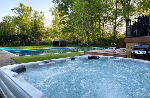 Pool | Kayaks | Hot Tub | Game Rooms | EscapeRoom