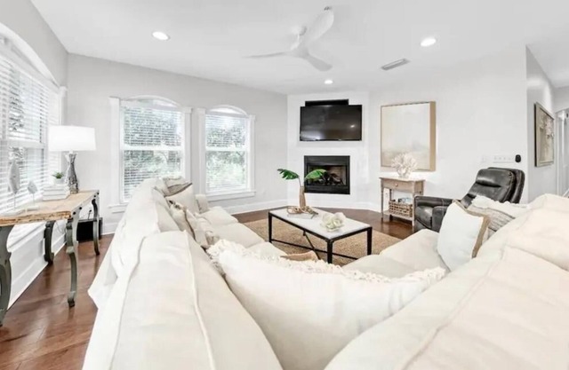 Heated Pool| Private Beach (under 2 min walk) |Gated Community