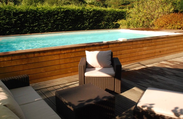 Piscine chauffée, sauna, étang, forêt à 10' de l'Océan