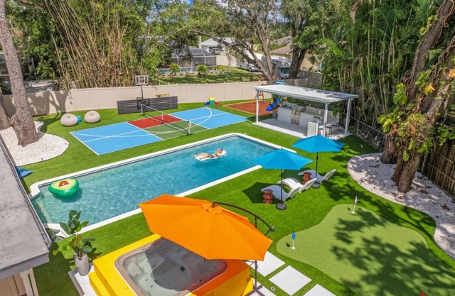 Heated Pool Sleeps 32! Pickle/Basketball|Theater