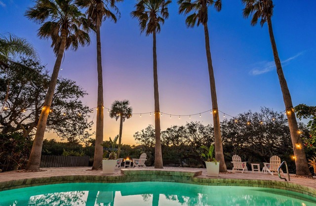 New/Heated pool/Steps to Private Beach/Fire Pit