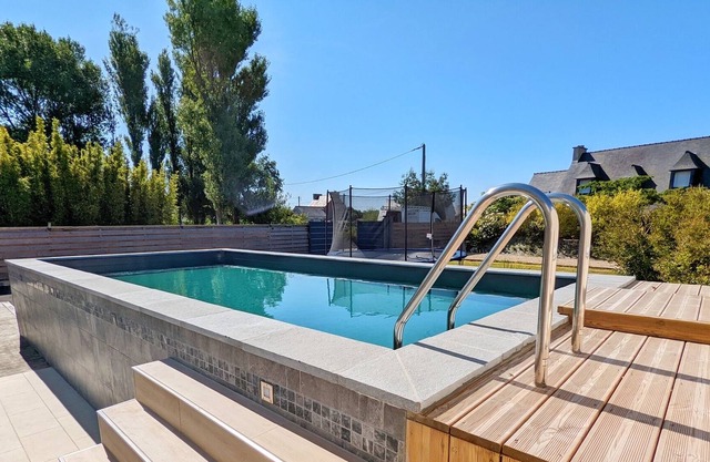 Villa piscine chauffée pour 8 personnes à Kerlouan