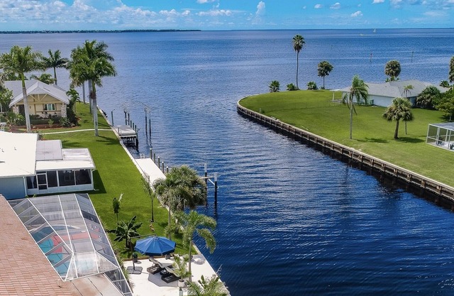 HEATED POOL WATERFRONT GULF ACCESS 4BR 3.5BA LUXURY FLORIDA HOME NEAR BEACH 🐬