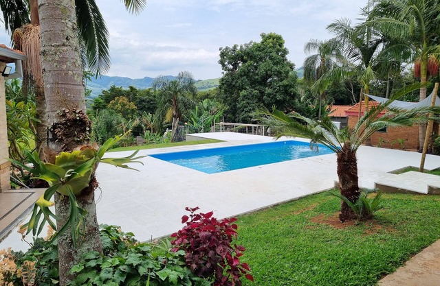Piscine chauffée, cheminée, à Itapeva MG, entre Extreme et Monte Verde