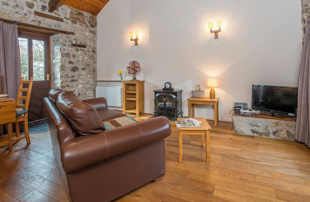 Heather Cottage, Holiday Home Near Nolton Haven, Sleeps 2, 1 bedrooms, bathrooms