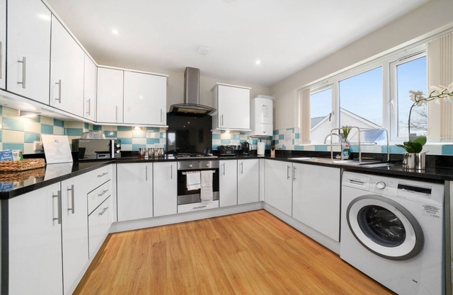 03 -Heathrow Living Serviced Apartments par Ferndale