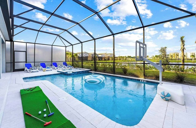 Heavenly Haven | Huge estate next to airport & Universal ft. a theater & arcade