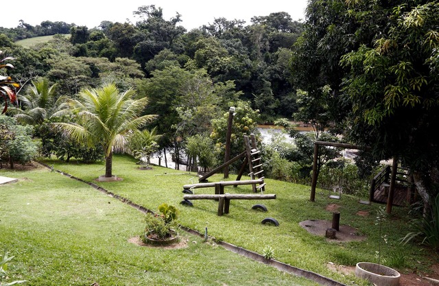 Lugar celestial con piscina climatizada, mini campo de fútbol y vista a la cascada