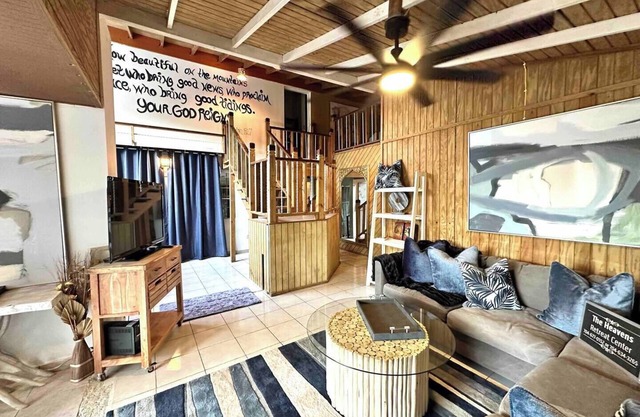 This house is a 6 bedroom(s), 4.5 bathrooms, located in Ciales, PR.