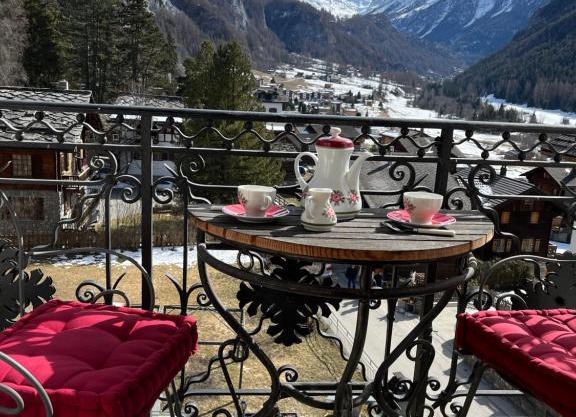 Heida, studio ensoleillé au village avec magnifique vue sur la Dent-Blanche