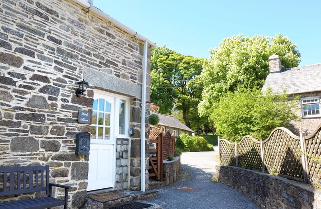 Hele Stone Cottage, POLYPHANT