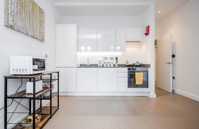 Heliodoor Apartments St Albans City 1-Bedroom Flat