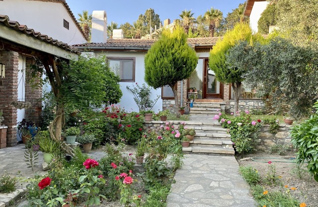 Helios House, Stunning garden sleeps 4 amazing central location